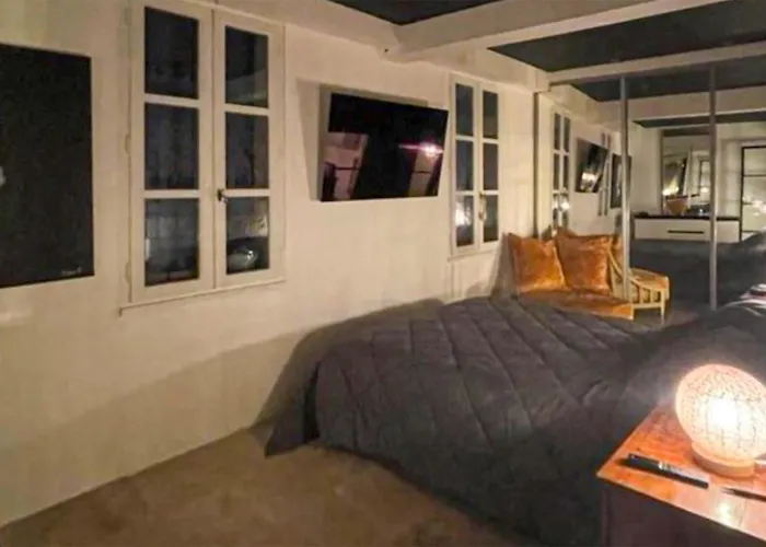 2 Bedroom Amazing In 度假居